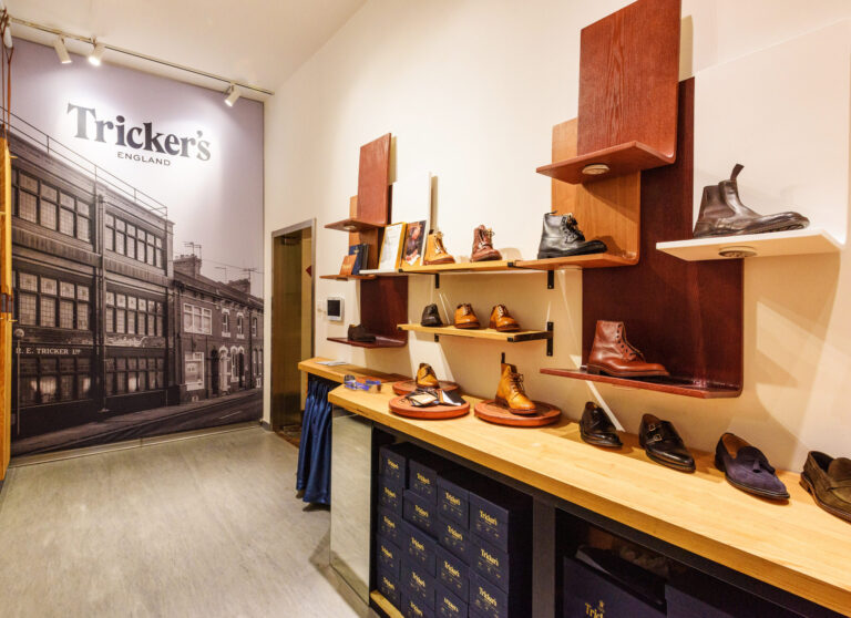service-centre-store-design-trickers-shanghai-2021